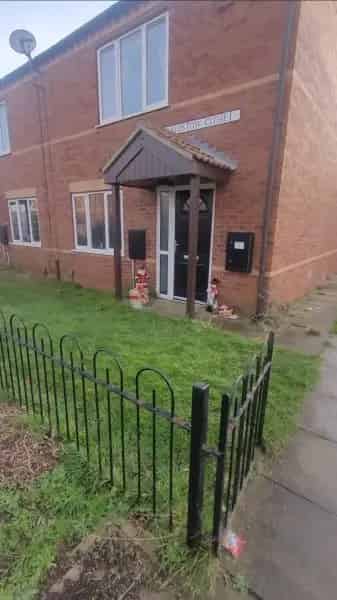 2 Bed House Near Schools and Shops