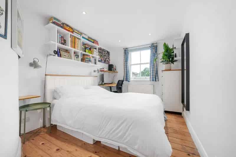 2 Bedroom Flat House to Rent