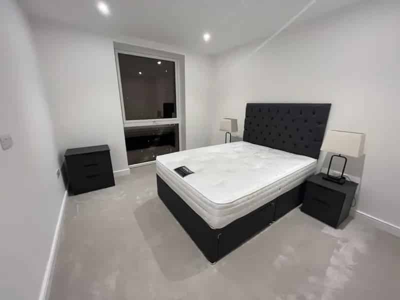 3 Bedroom Flat to Rent Available August 15th