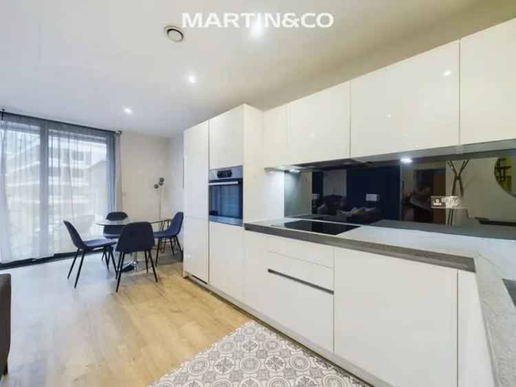 2 Bedroom Flat For Sale in Staines