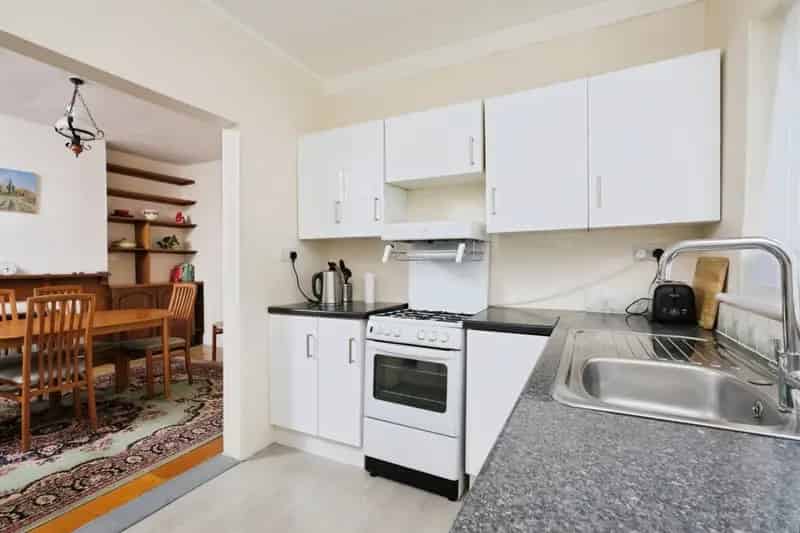 Three Bedroom Semi-Detached Family Home Eastbourne