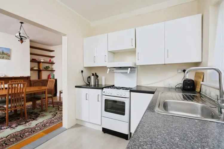 Three Bedroom Semi-Detached Family Home Eastbourne