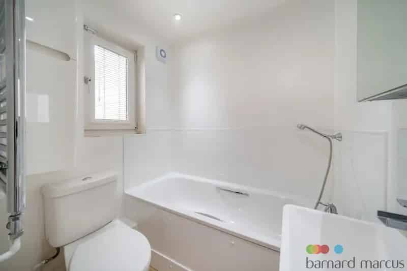 Two Bedroom House Near Clapham Junction Station Zero Deposit Available