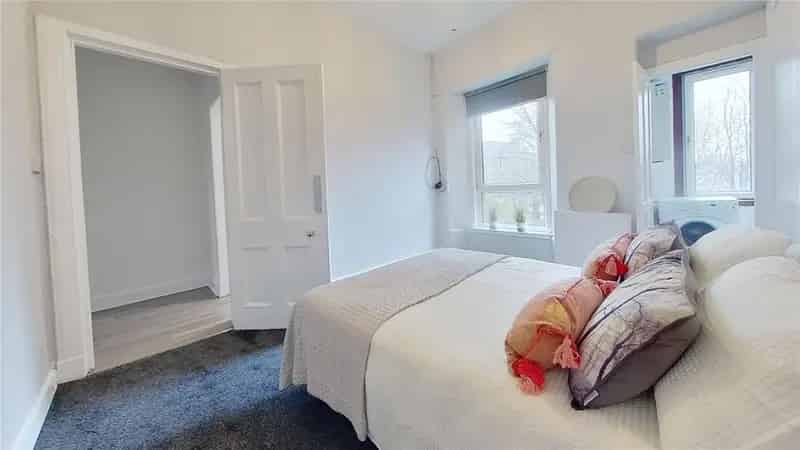 2 Bedroom Flat To Rent in Tollcross Glasgow