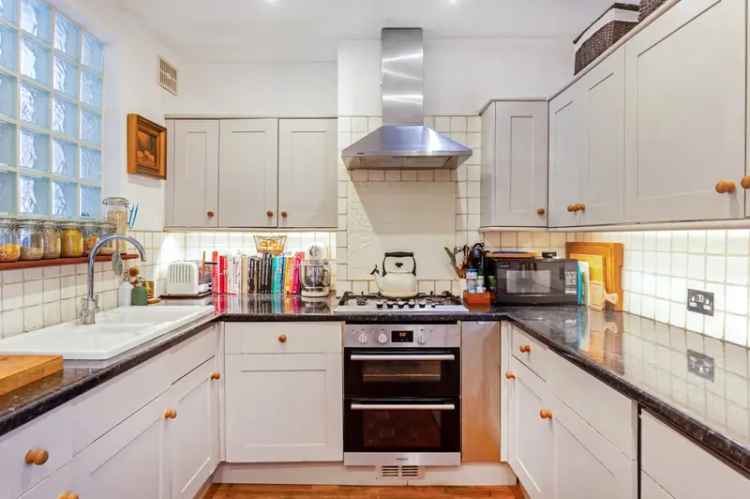 2 Bedroom Flat for Sale Shaftesbury Estate