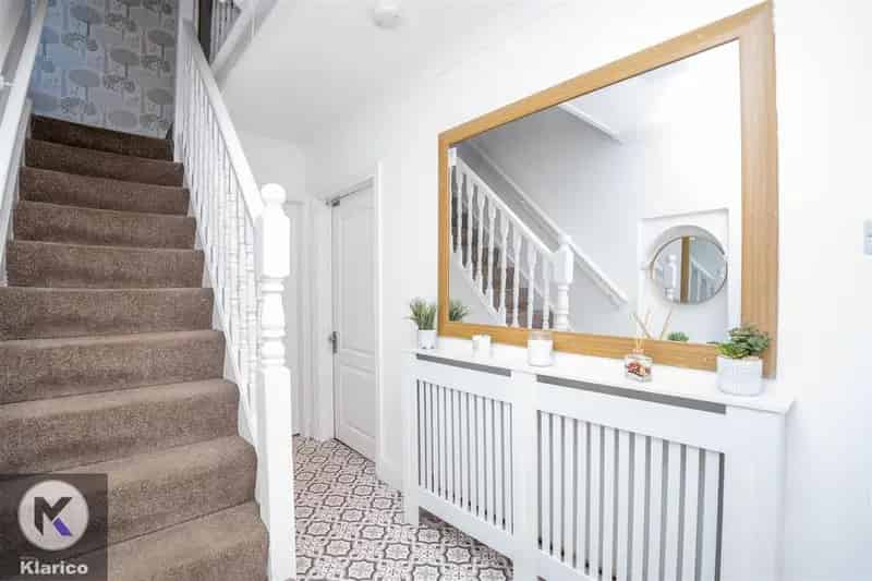 5 Bedroom Semi-Detached House for Sale