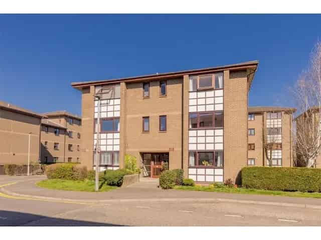 1 Bedroom Flat for Sale Near City Centre