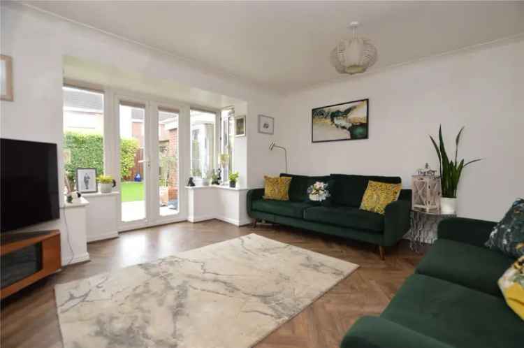 House For Sale in Leeds, England