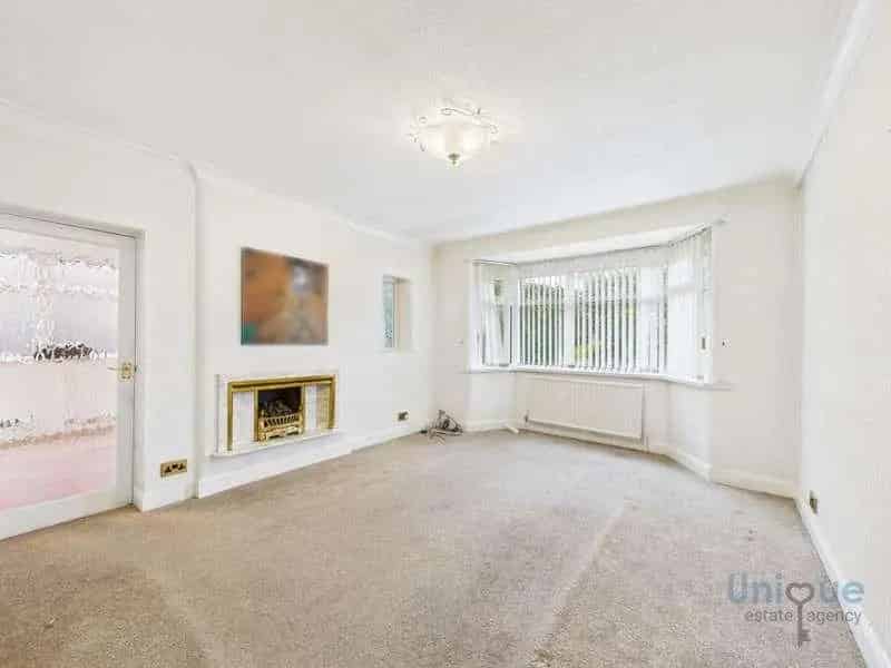 3 bed house for sale