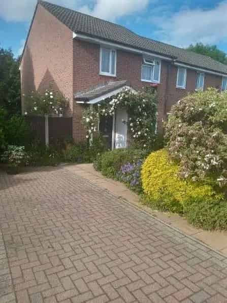 3 Bedroom House Redhill Surrey