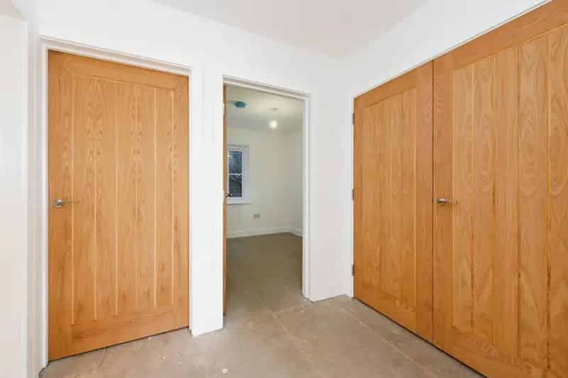 2 Bedroom Flat Zero Deposit Available Open Plan Kitchen