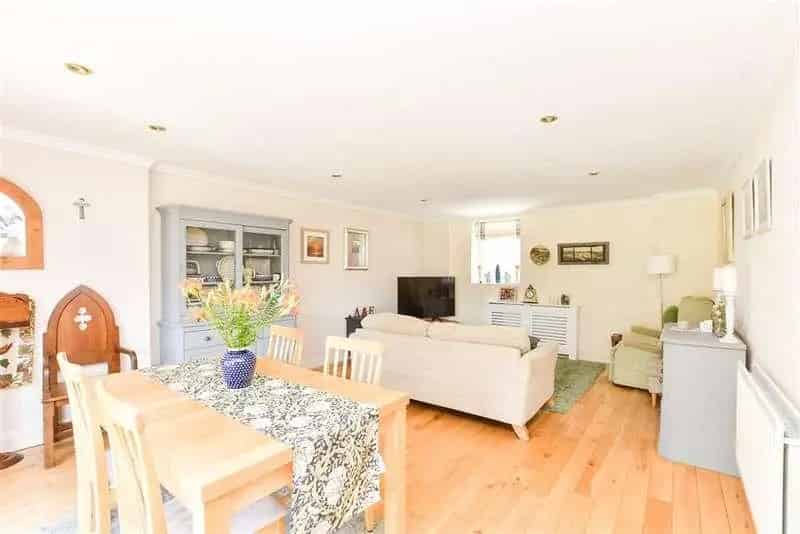 4 Bed Semi-Detached House for Sale