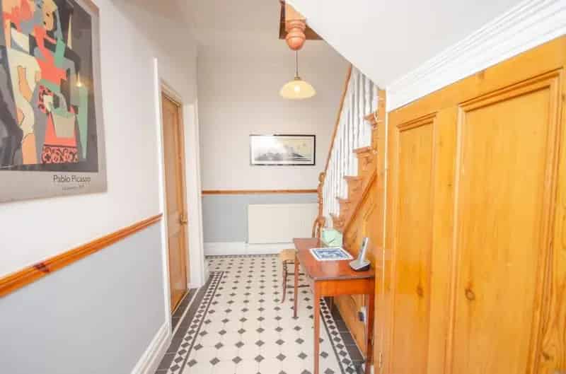 5 Bedroom Semi Detached House For Sale