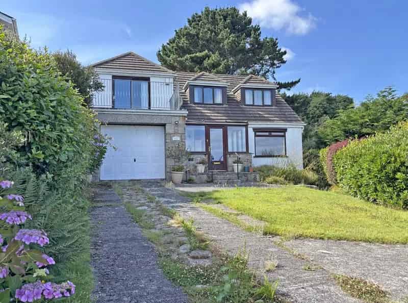 4 Bedroom Detached House for Sale in Penzance