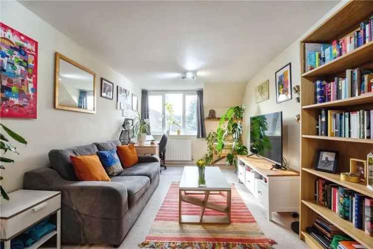 Spacious First Floor Apartment Near Clapham Common