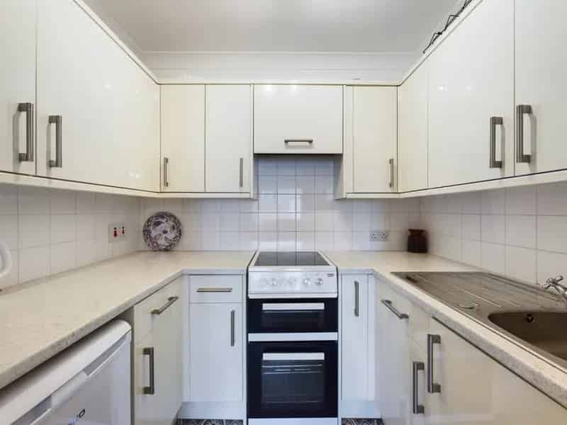 1 Bedroom Retirement Flat Near Seafront