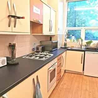 Large Double Room in Shared House Manchester