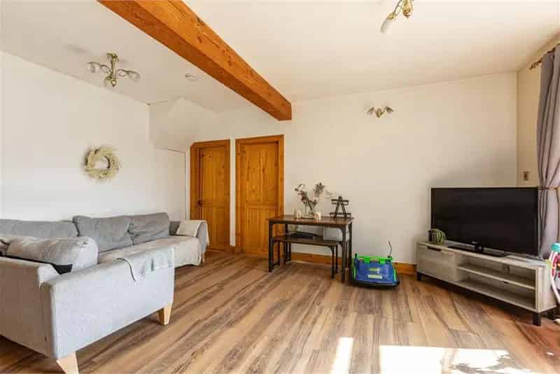 3 Bed End Terraced House with 4 Reception Rooms Galashiels