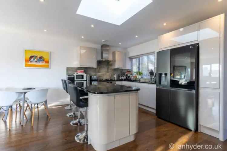 4 Bedroom Detached House for Sale in Ovingdean near Brighton