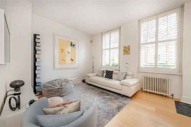 Spacious Coach House in Marylebone Village  Two Double En-Suite Bedrooms