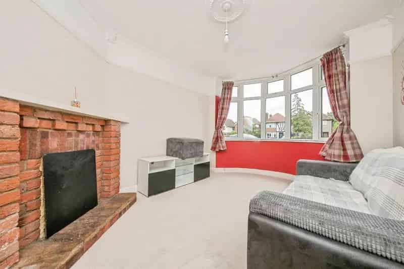 Three Bedroom House Near Ipswich Hospital