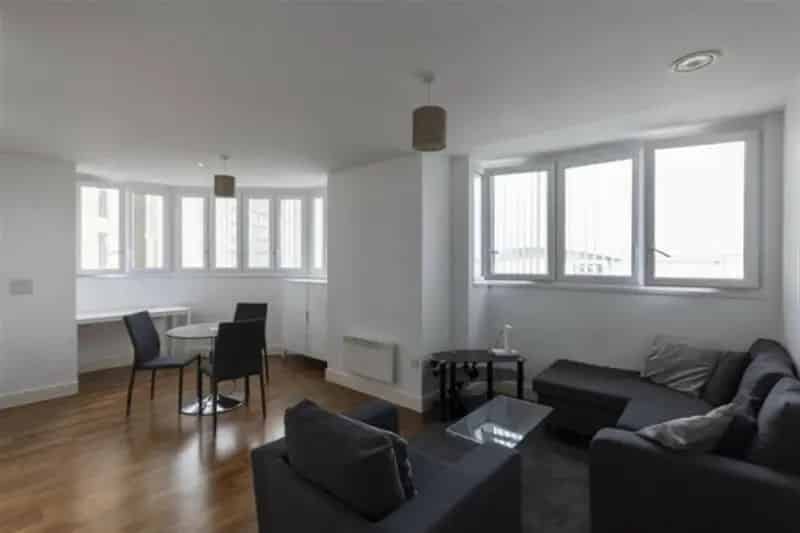 2-Bedroom 6th Floor Apartment City Centre Birmingham Secure Parking Concierge