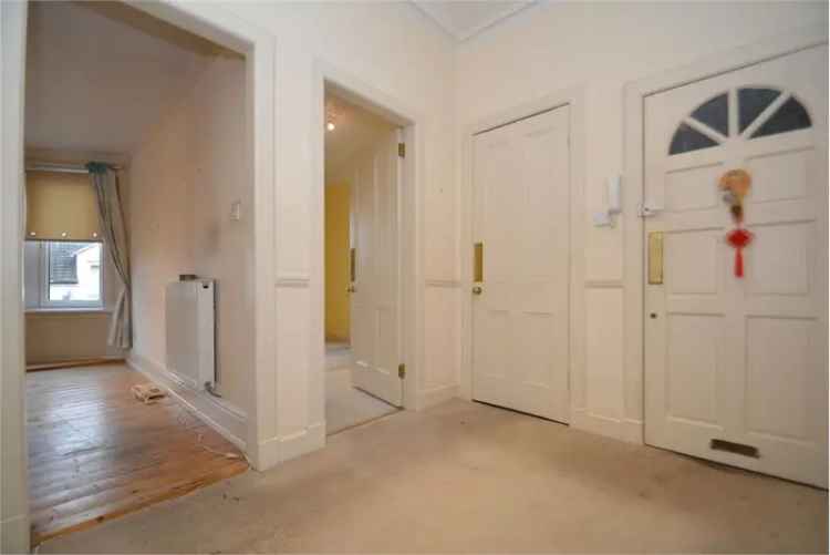 2 Bed Flat - First Floor with 1 Reception Room