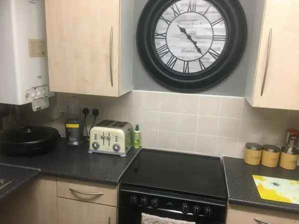 Flat For Rent in Lower Withington, England