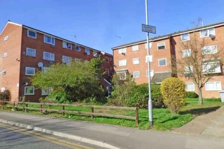 1 Bedroom Flat for Sale in Barking Near Shops and Transport