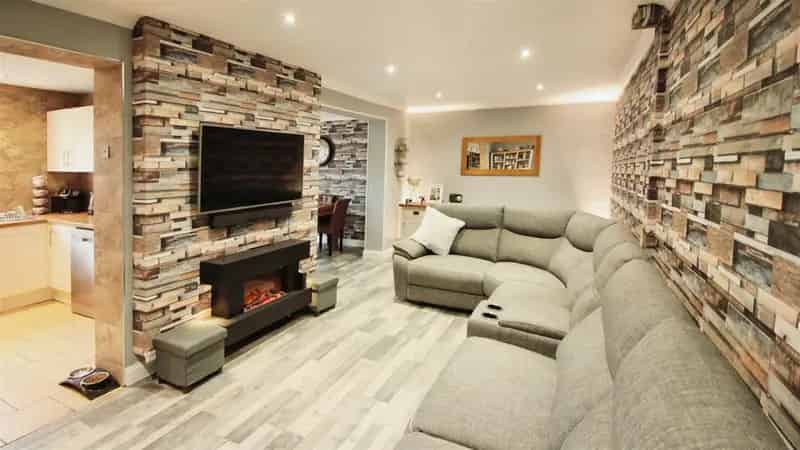4 Bedroom Semi Detached House to Rent