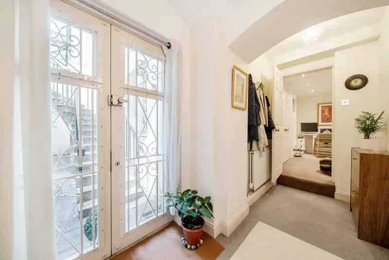 Spacious Westbourne Terrace Flat near Hyde Park and Elizabeth Line
