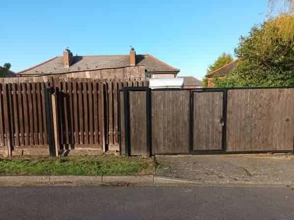2 Bedroom House Large Garden Garage Driveway