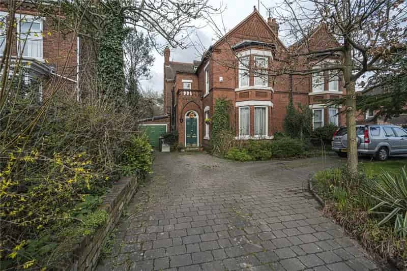 Five Bedroom Family Home with Garage and Mature Gardens