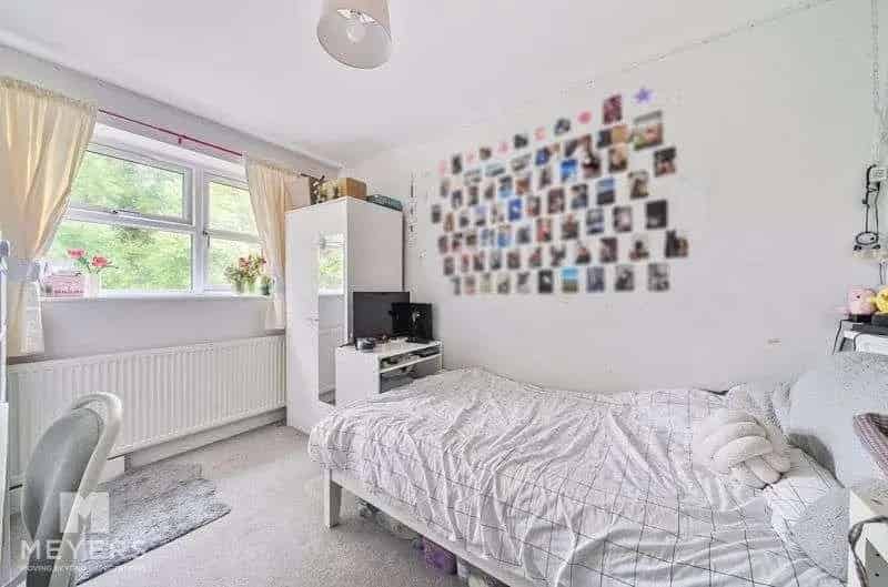 3 Bed End Terrace House For Sale