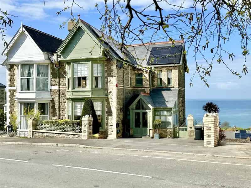 6 Bedroom Victorian Villa with Sea Views and Hot Tub
