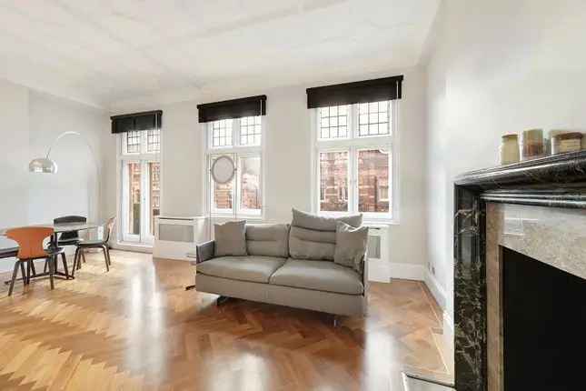 Flat to rent in Carlos Place, Mayfair W1K