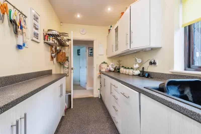 Detached Bungalow Holmfirth Valley Views 3 Bedrooms Garage