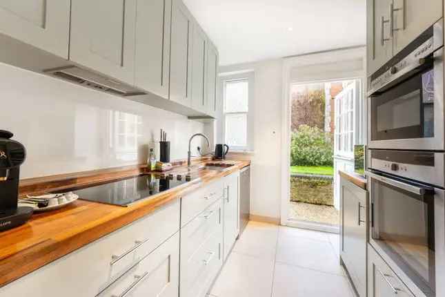 3 Bed Duplex Flat for Sale in Kensington W8