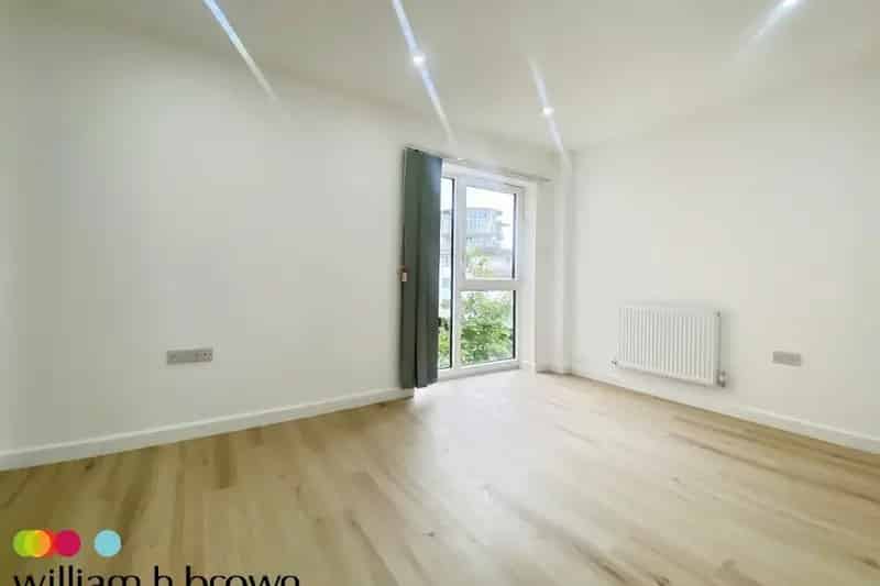 2 Bed Flat with Ensuite and Balcony