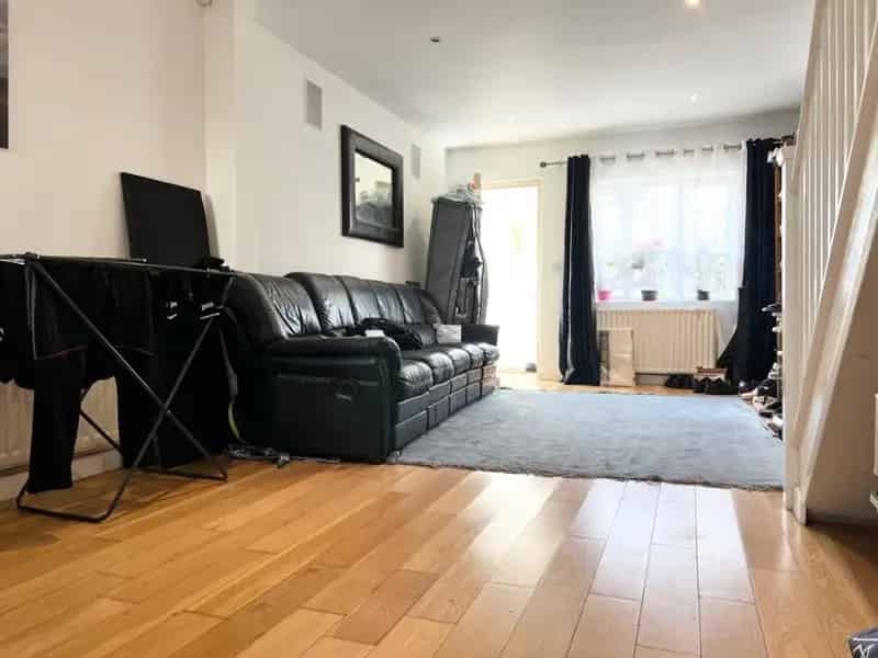 5 bedroom House
 To Let