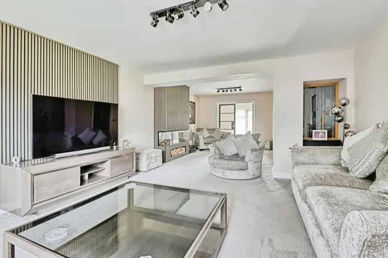 5 Bed Detached House for Sale Double Garage En-Suite