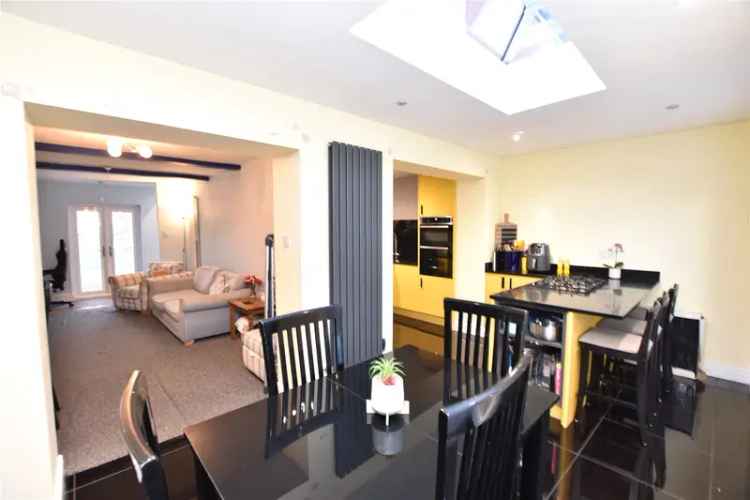 House For Sale in Leeds, England