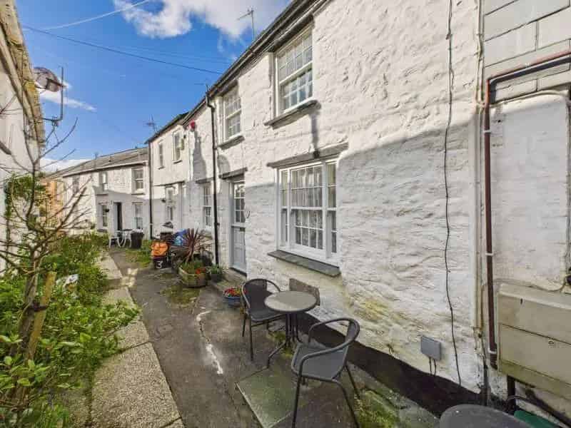2 Bedroom Cottage for Sale