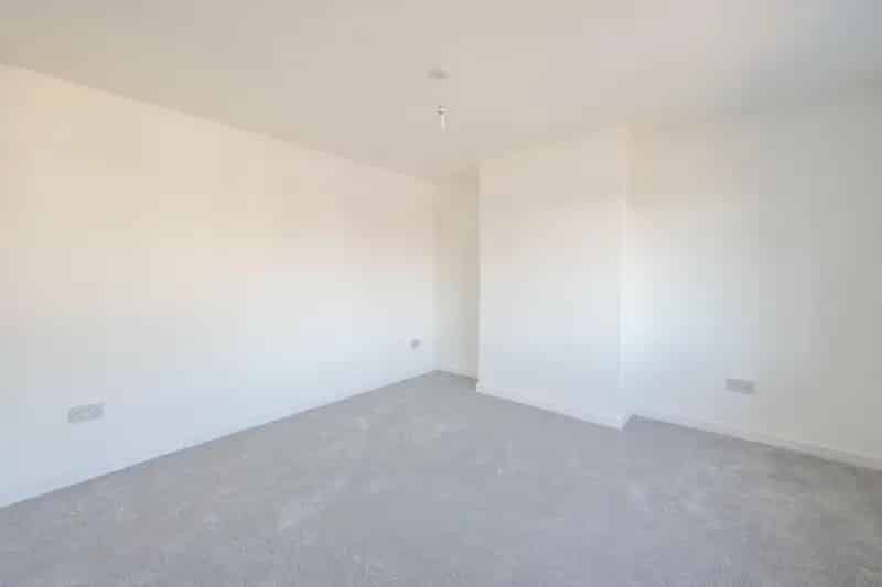 3 Bed Semi-Detached House For Sale - Fully Renovated