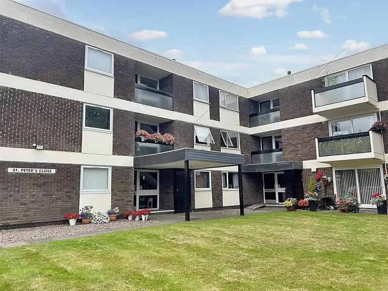 Ground Floor Studio Flat Sutton Coldfield Leasehold