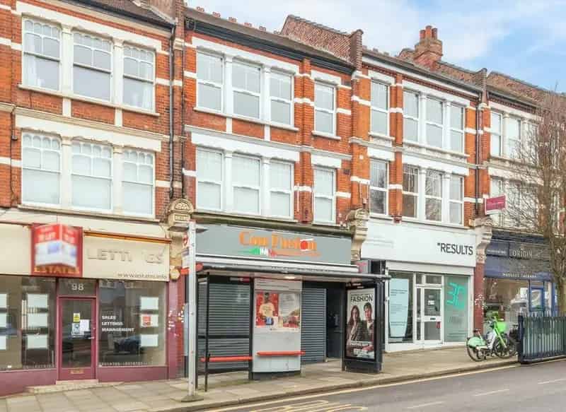 Spacious 2-Bed Period Flat Near Bounds Green Tube