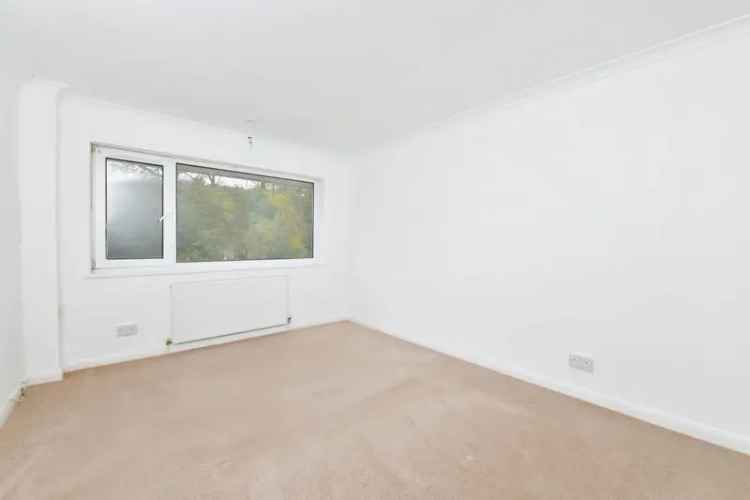 Three Bedroom Split Level House Holmwood Avenue