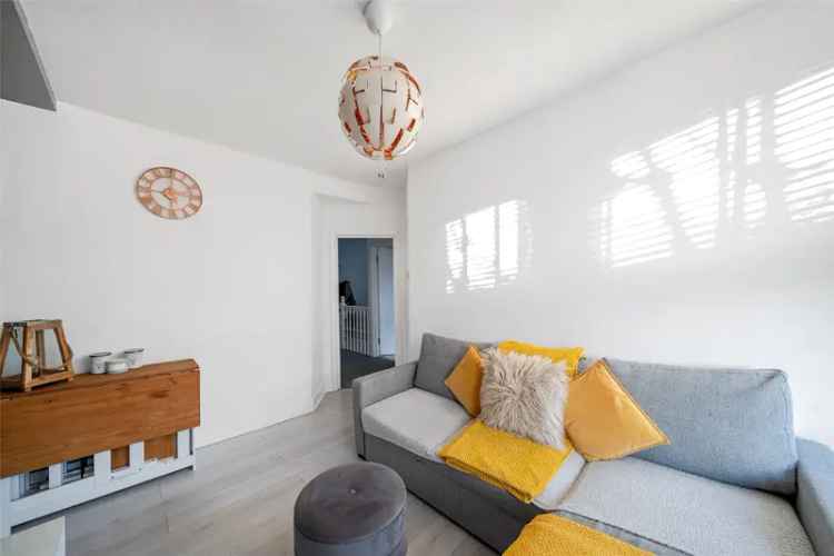 2 Bedroom Flat for Sale with Private Garden