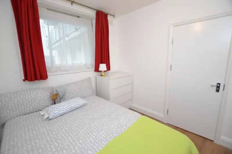 1 Bedroom Flat Share near Bromley-By-Bow Tube