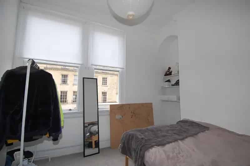 1 Bedroom Flat Available May 2025